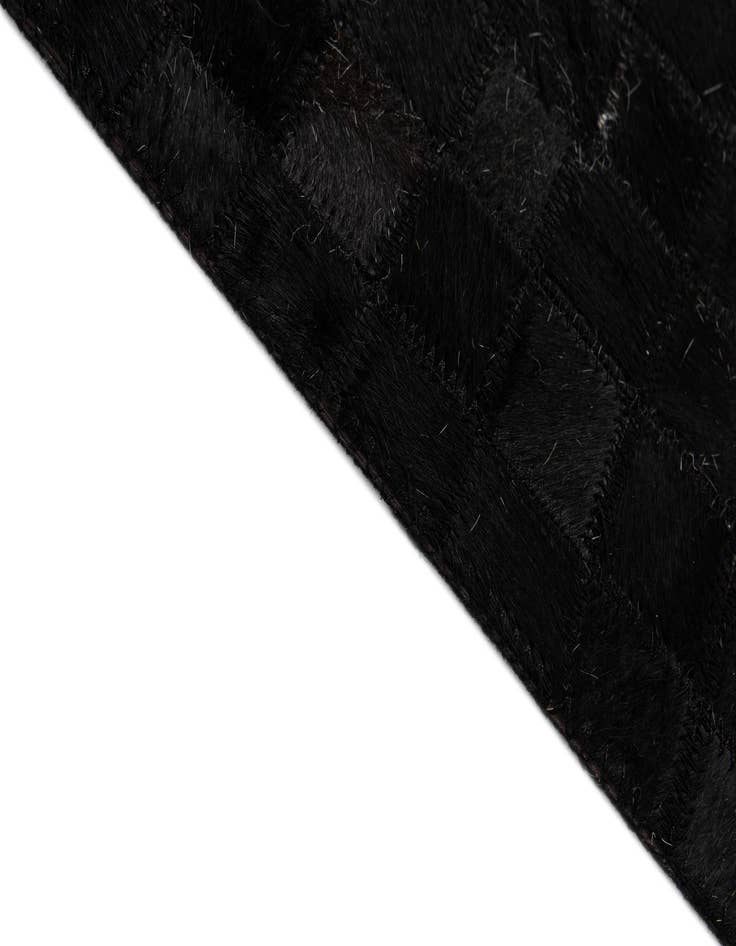 Detail image of 5' x 7' 11 Cowhide - Patchwork Rug