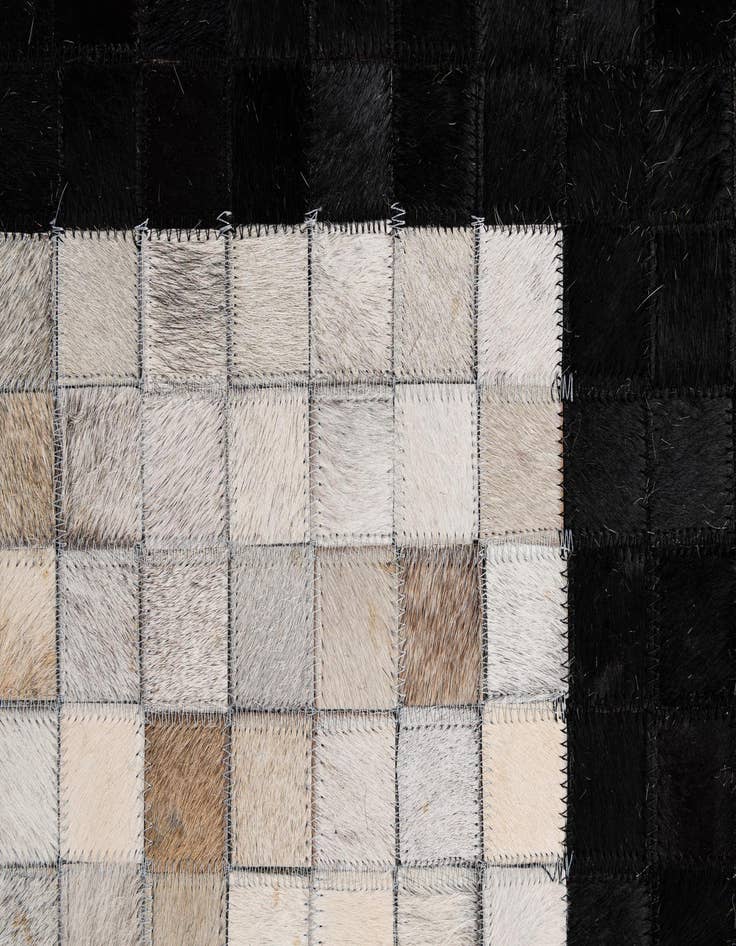 Detail image of 5' 1 x 7' 10 Cowhide - Patchwork Rug