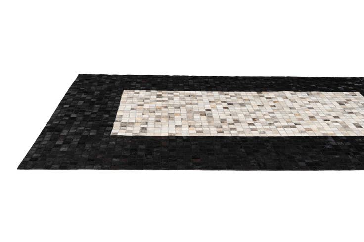 Detail image of 5' x 7' 11 Cowhide - Patchwork Rug