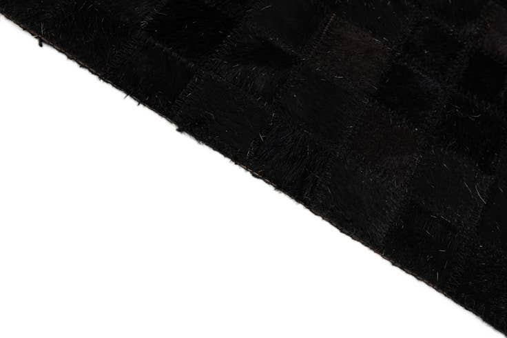 Detail image of 5' x 7' 11 Cowhide - Patchwork Rug