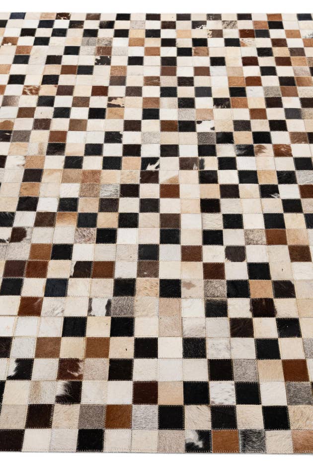 Detail image of 5' 1 x 8' Cowhide - Patchwork Rug