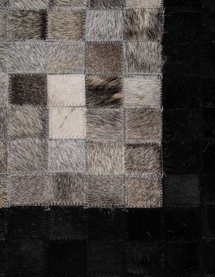 Detail image of 5' x 7' 11 Cowhide - Patchwork Rug