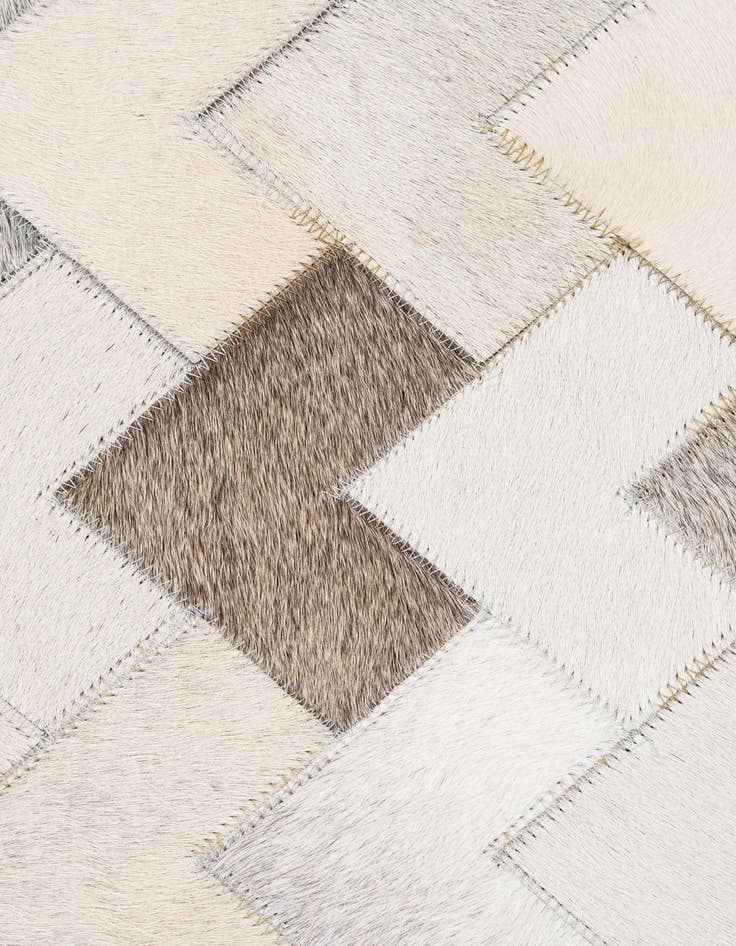 Detail image of 5' 2 x 7' 11 Cowhide - Patchwork Rug