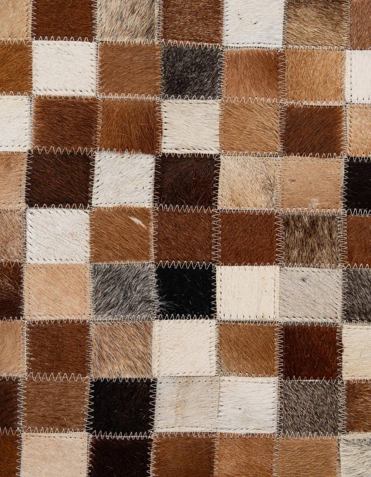 Detail image of 5' x 7' 11 Cowhide - Patchwork Rug
