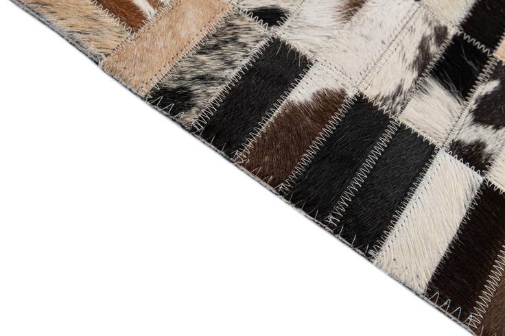 Detail image of 5' x 7' 11 Cowhide - Patchwork Rug