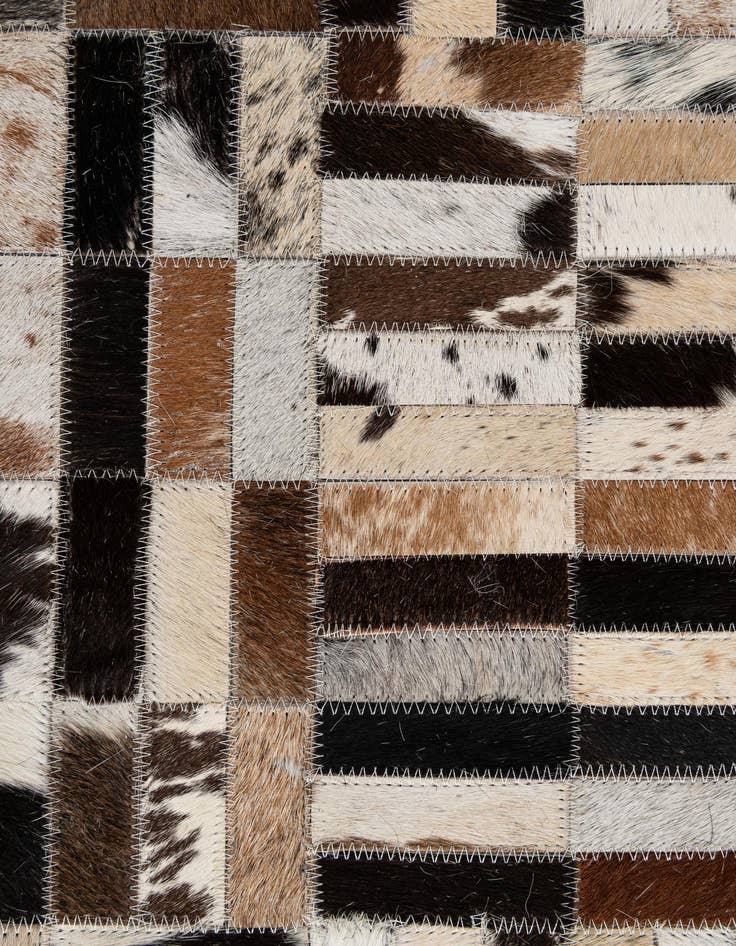 Detail image of 5' x 7' 11 Cowhide - Patchwork Rug