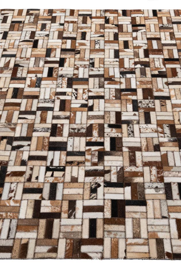Detail image of 5' x 7' 11 Cowhide - Patchwork Rug