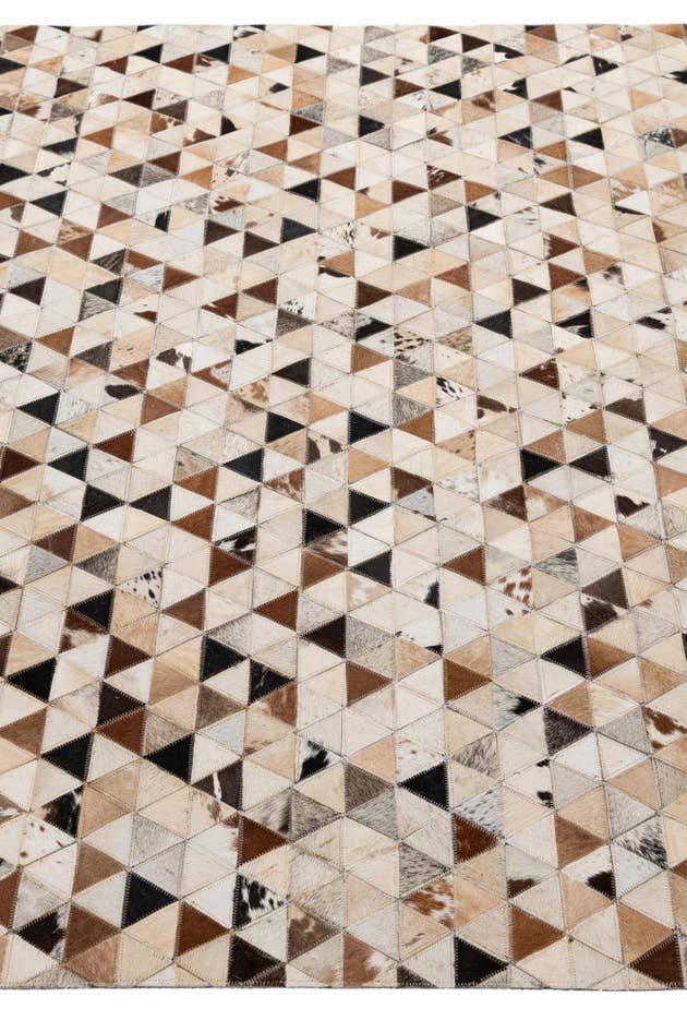 Detail image of 5' x 7' 11 Cowhide - Patchwork Rug