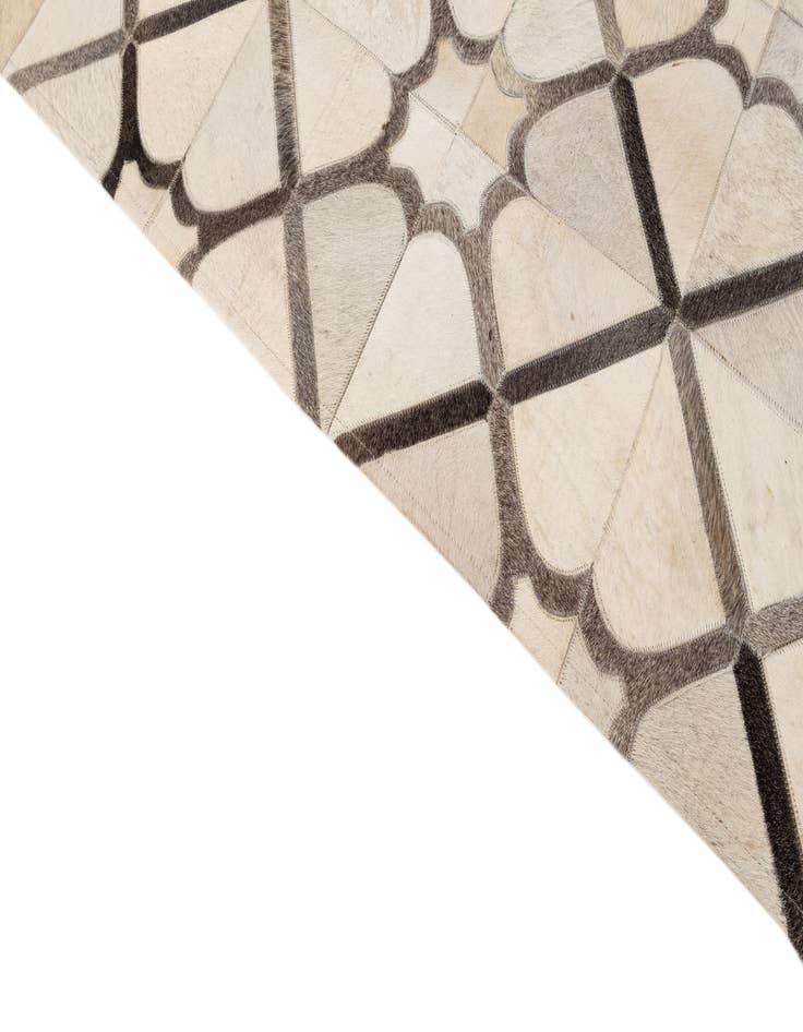 Detail image of 5' x 7' 11 Cowhide - Patchwork Rug