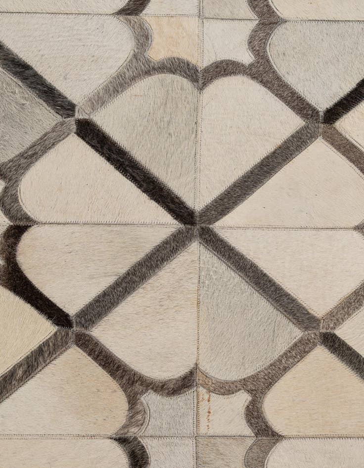 Detail image of 5' x 7' 11 Cowhide - Patchwork Rug