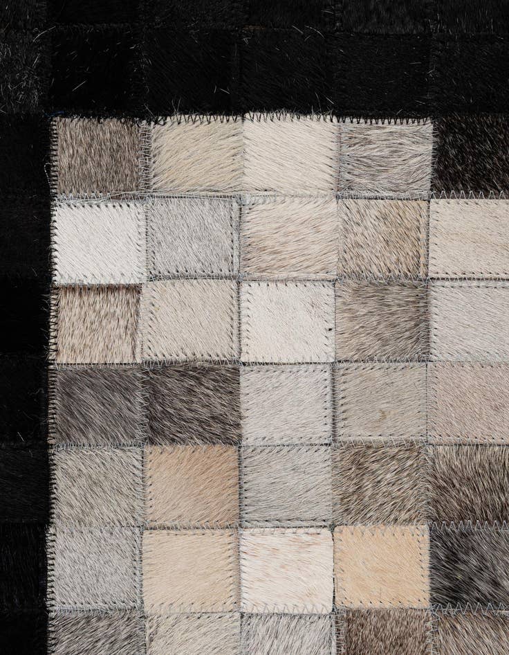 Detail image of 5' x 7' 11 Cowhide - Patchwork Rug