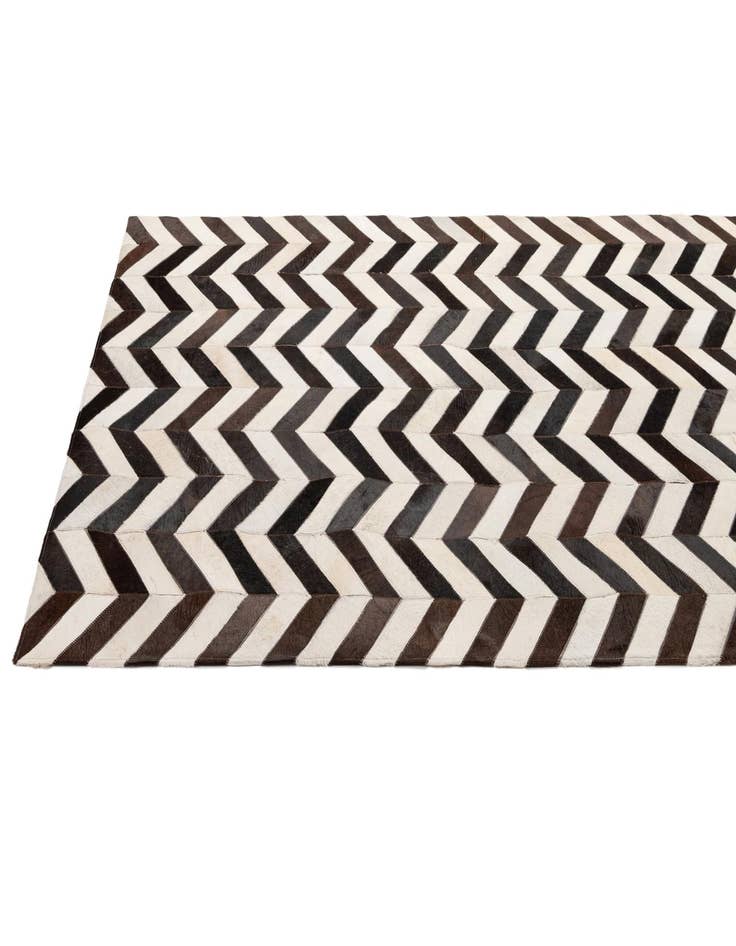 Detail image of 5' 1 x 7' 11 Cowhide - Patchwork Rug