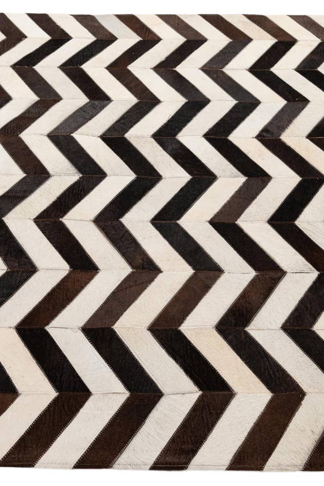Detail image of 5' 1 x 7' 11 Cowhide - Patchwork Rug