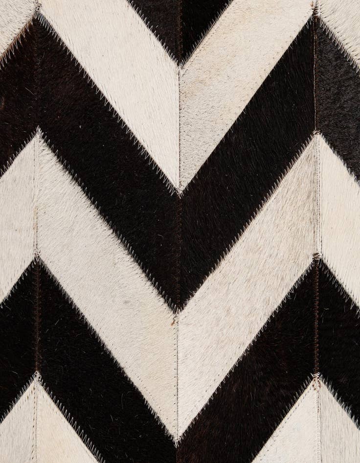 Detail image of 5' 1 x 7' 11 Cowhide - Patchwork Rug