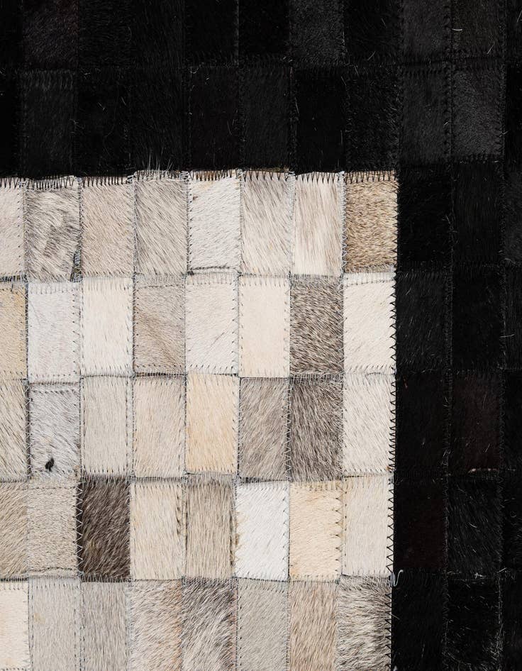 Detail image of 5' 1 x 8' 1 Cowhide - Patchwork Rug