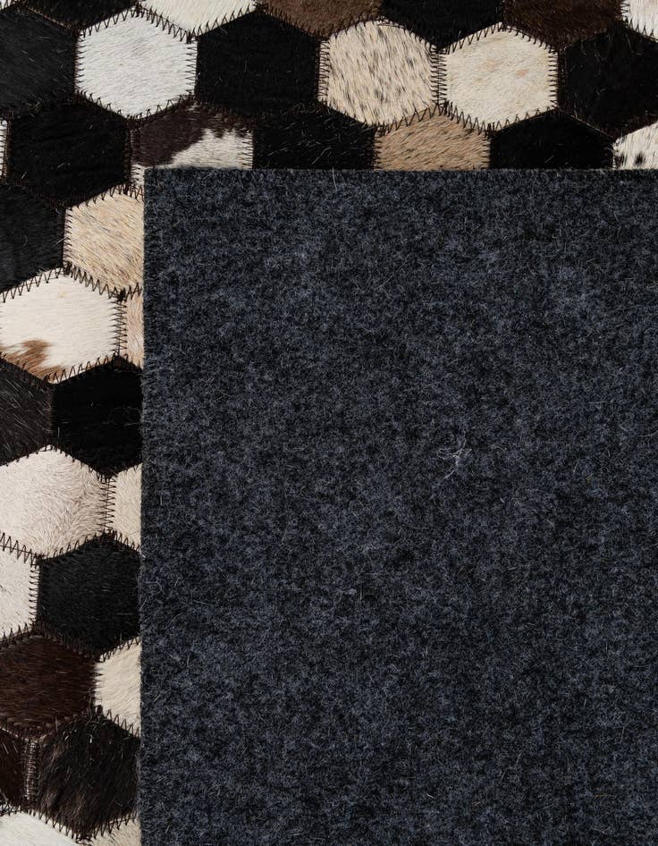 Detail image of 5' 1 x 8' Cowhide - Patchwork Rug