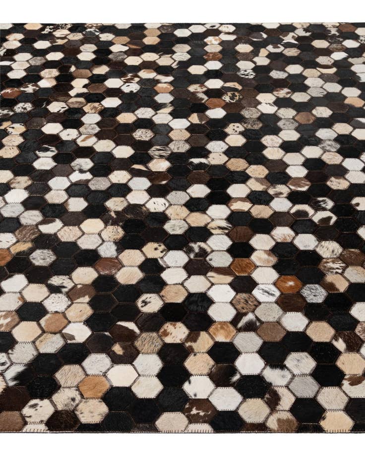 Detail image of 5' 1 x 8' Cowhide - Patchwork Rug