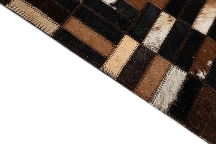 Detail image of 5' x 7' 10 Cowhide - Patchwork Rug