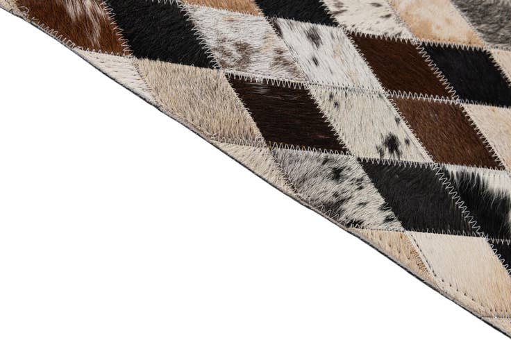 Detail image of 5' 1 x 8' Cowhide - Patchwork Rug