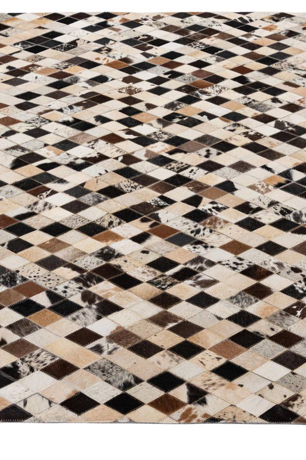 Detail image of 5' x 7' 11 Cowhide - Patchwork Rug
