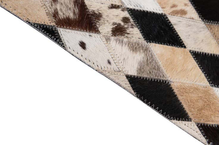 Detail image of 5' x 7' 11 Cowhide - Patchwork Rug