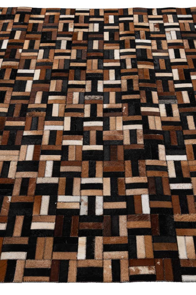 Detail image of 4' 11 x 8' Cowhide - Patchwork Rug
