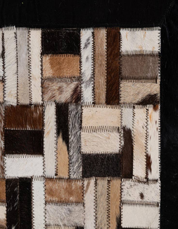 Detail image of 5' 2 x 7' 11 Cowhide - Patchwork Rug