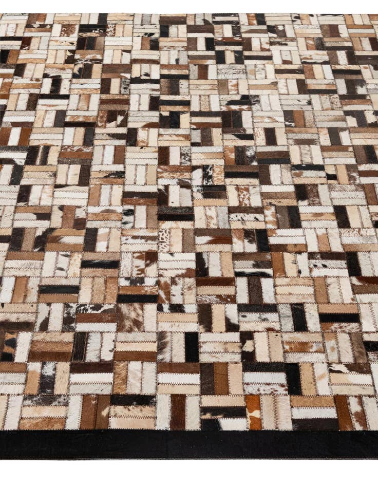Detail image of 5' 1 x 7' 11 Cowhide - Patchwork Rug