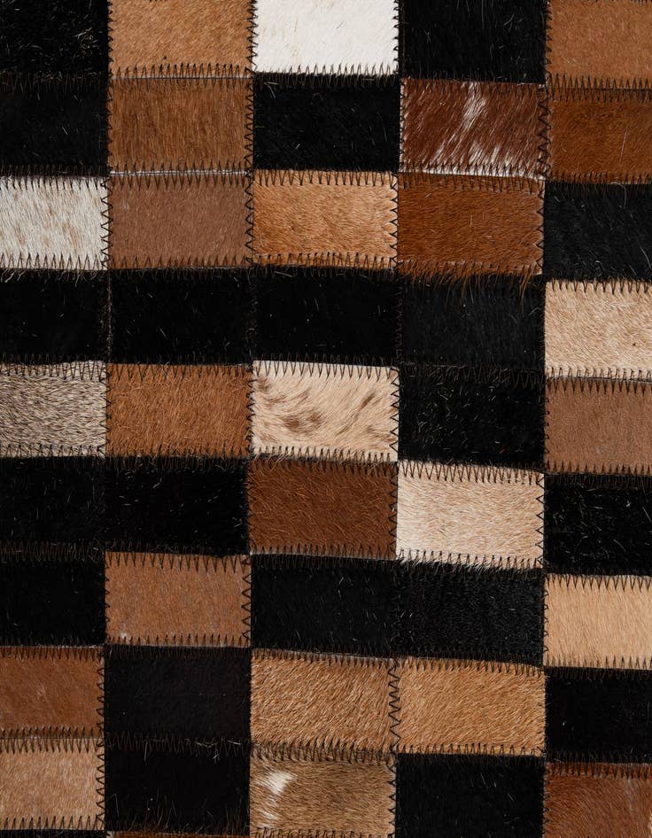 Detail image of 5' x 7' 11 Cowhide - Patchwork Rug