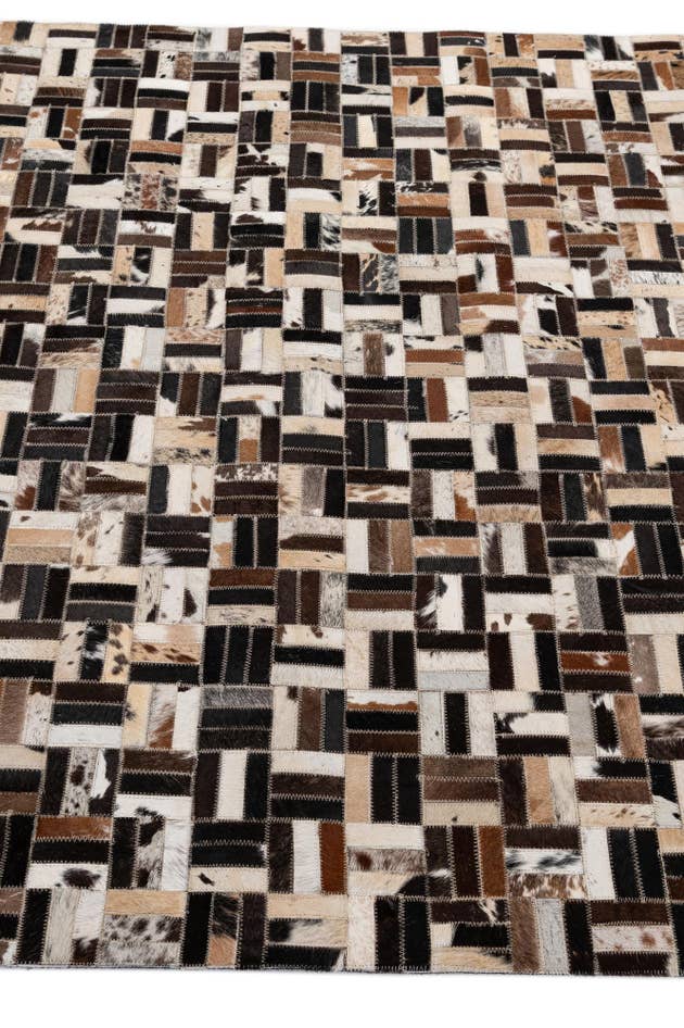 Detail image of 5' x 7' 11 Cowhide - Patchwork Rug
