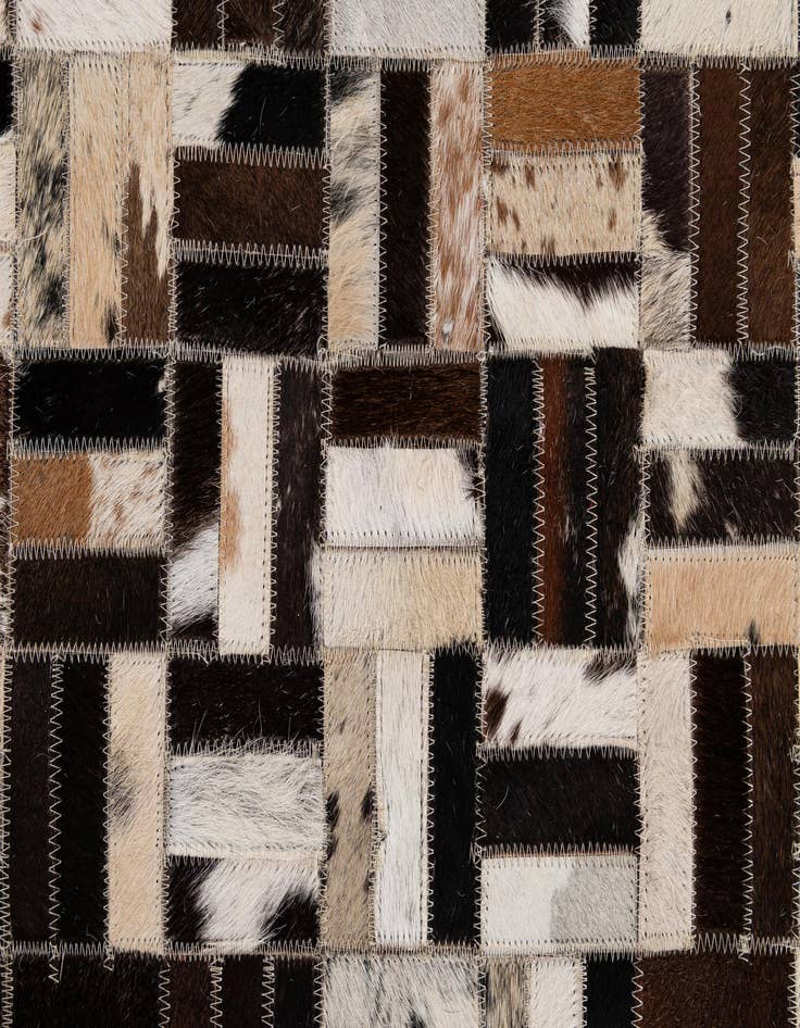Detail image of 5' x 7' 11 Cowhide - Patchwork Rug