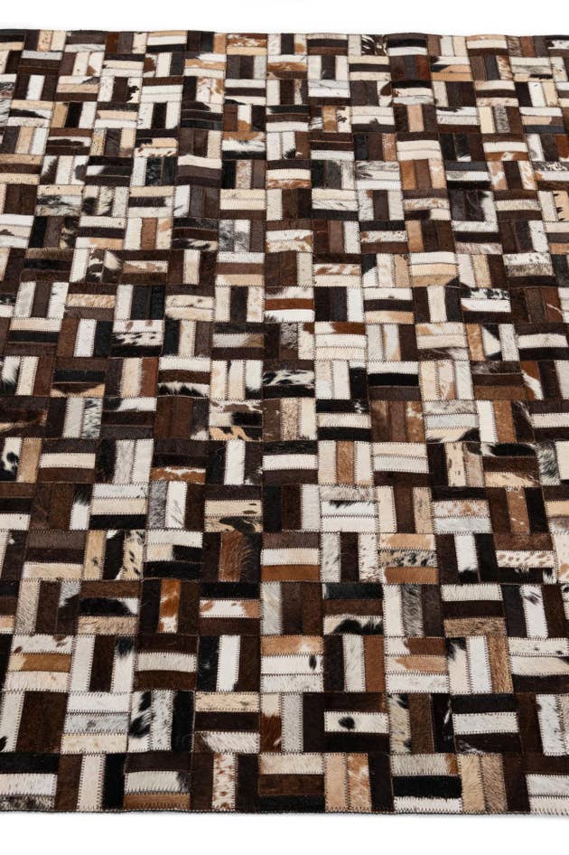 Detail image of 5' x 7' 10 Cowhide - Patchwork Rug