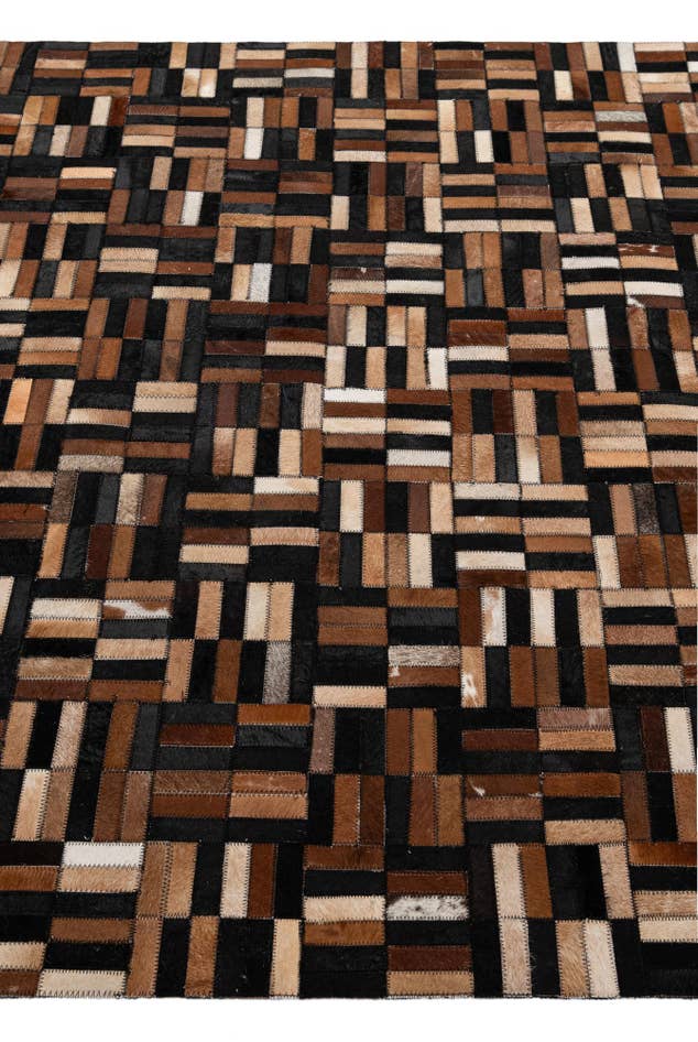 Detail image of 4' 11 x 7' 11 Cowhide - Patchwork Rug