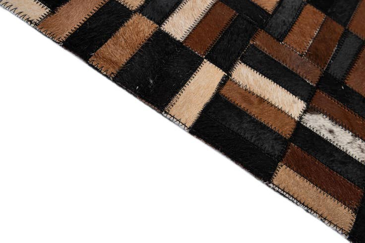 Detail image of 4' 11 x 7' 11 Cowhide - Patchwork Rug
