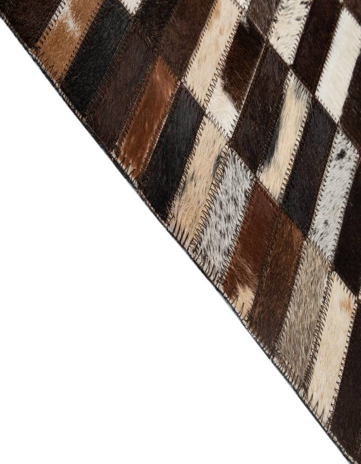 Detail image of 5' x 7' 11 Cowhide - Patchwork Rug