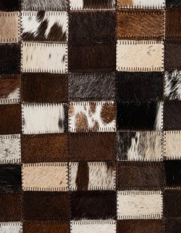 Detail image of 5' x 7' 11 Cowhide - Patchwork Rug