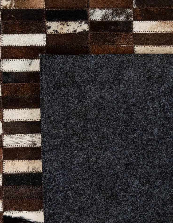 Detail image of 5' x 7' 11 Cowhide - Patchwork Rug