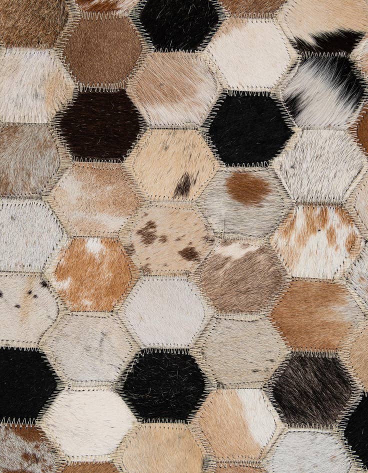 Detail image of 5' 1 x 7' 11 Cowhide - Patchwork Rug