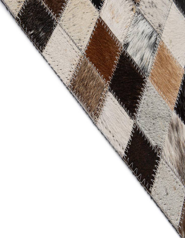 Detail image of 5' x 7' 11 Cowhide - Patchwork Rug