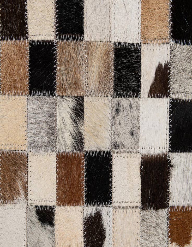 Detail image of 5' x 7' 11 Cowhide - Patchwork Rug
