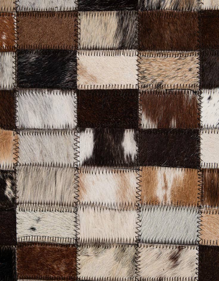 Detail image of 5' x 7' 11 Cowhide - Patchwork Rug