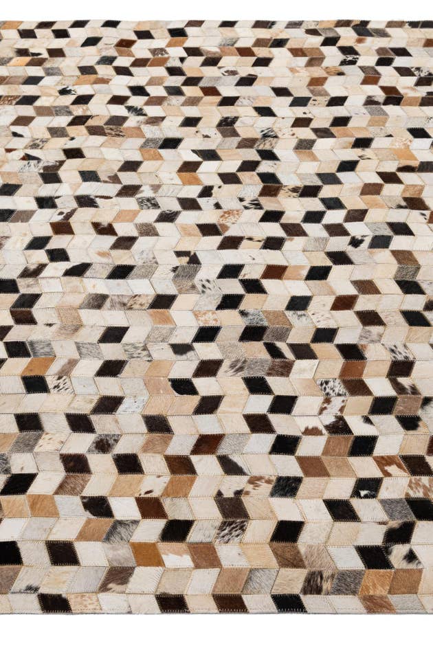 Detail image of 5' x 7' 11 Cowhide - Patchwork Rug