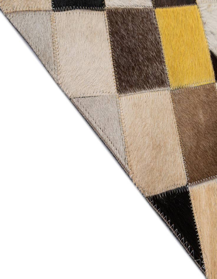 Detail image of 5' 1 x 8' Cowhide - Patchwork Rug