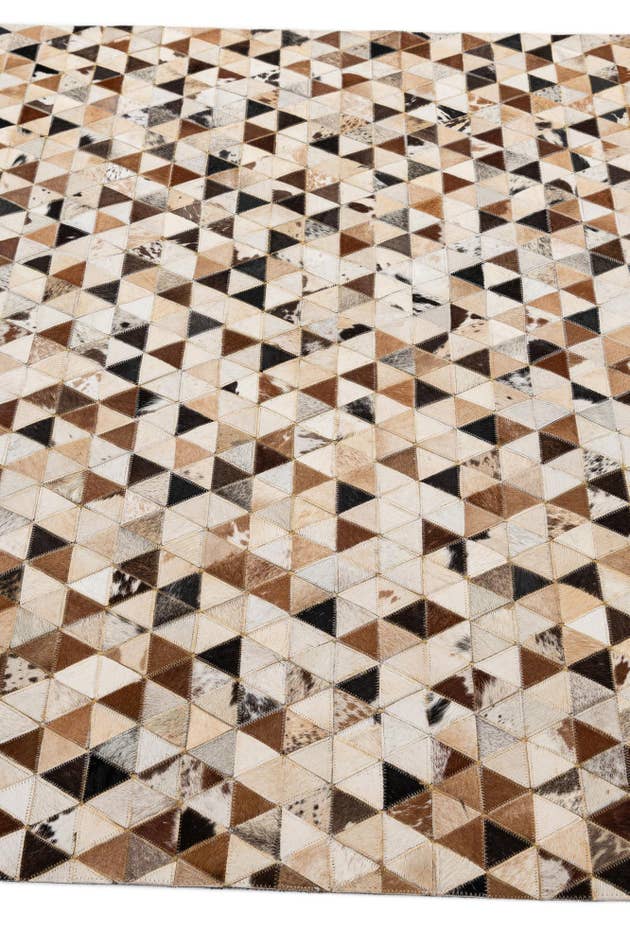 Detail image of 5' 1 x 7' 11 Cowhide - Patchwork Rug