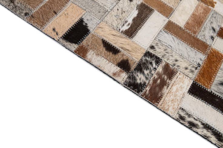 Detail image of 5' x 7' 11 Cowhide - Patchwork Rug