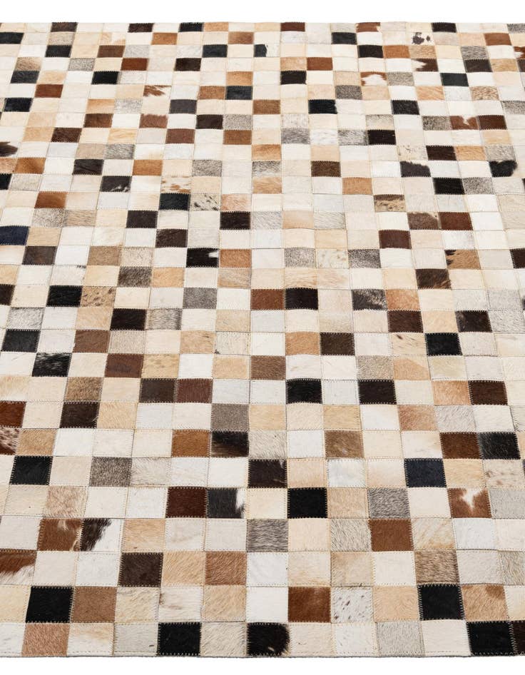 Detail image of 5' 1 x 7' 11 Cowhide - Patchwork Rug