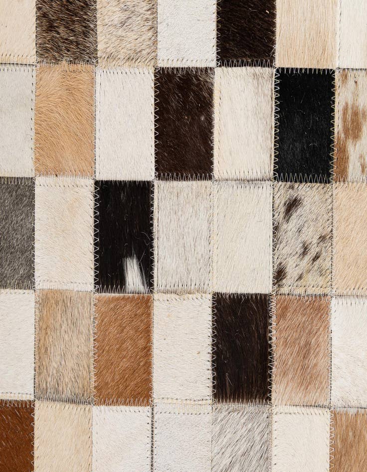 Detail image of 5' 1 x 7' 11 Cowhide - Patchwork Rug
