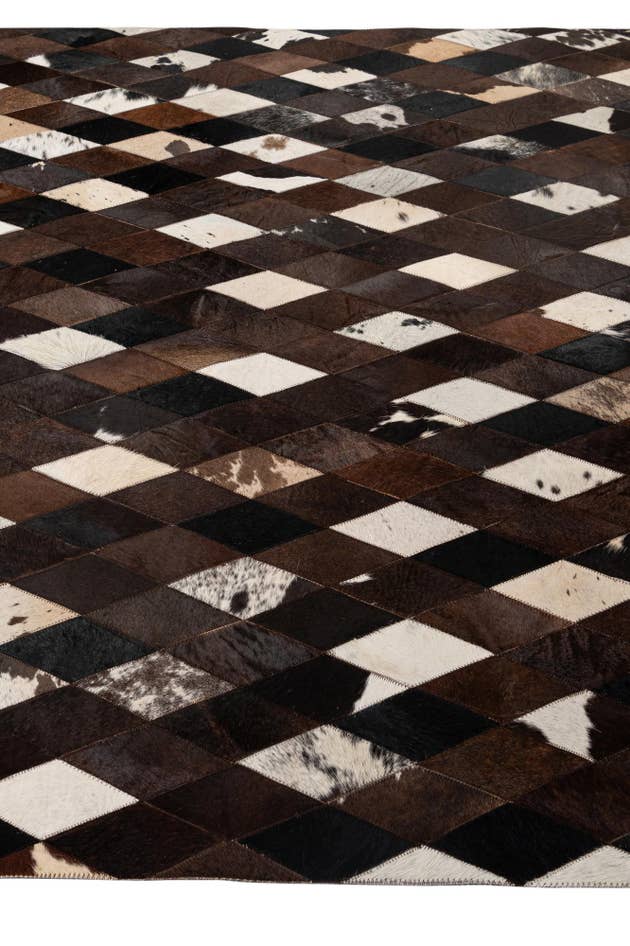 Detail image of 5' 9 x 8' Cowhide - Patchwork Rug