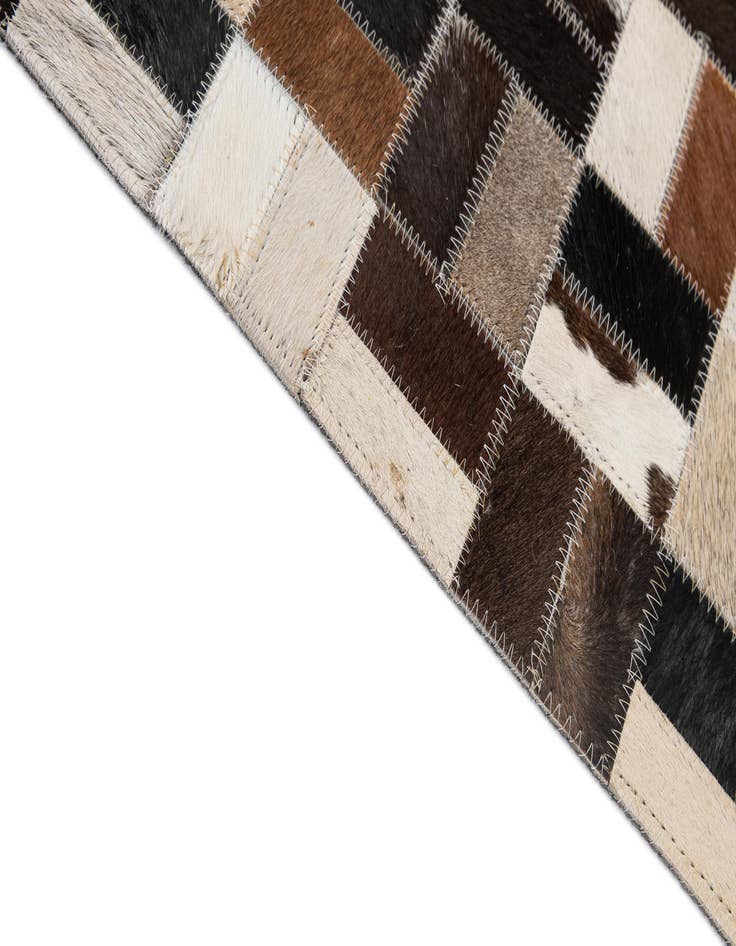 Detail image of 5' 1 x 8' Cowhide - Patchwork Rug