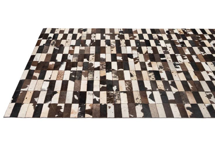 Detail image of 5' x 7' 11 Cowhide - Patchwork Rug